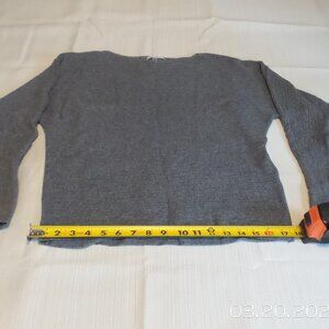 VILA MILANO Gray Sweater Size Small Like NEW